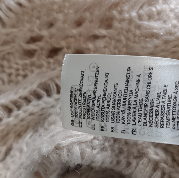 H&M tan knit infinity scarf - Picture 7 of 7